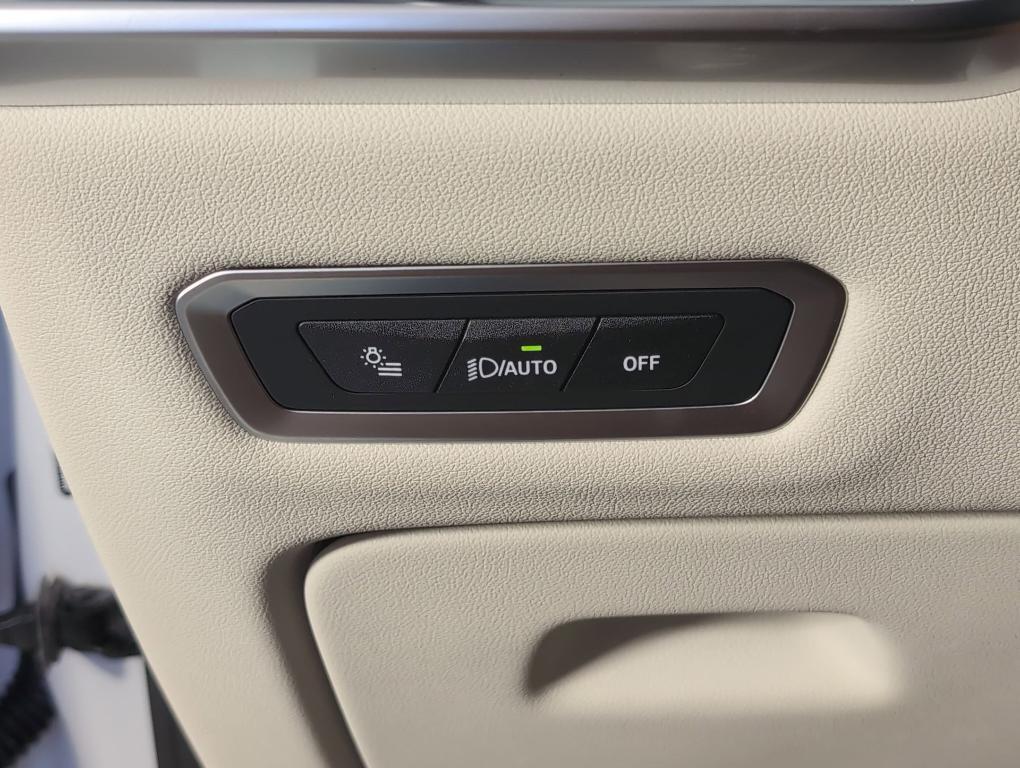 new 2026 BMW X7 car, priced at $123,550