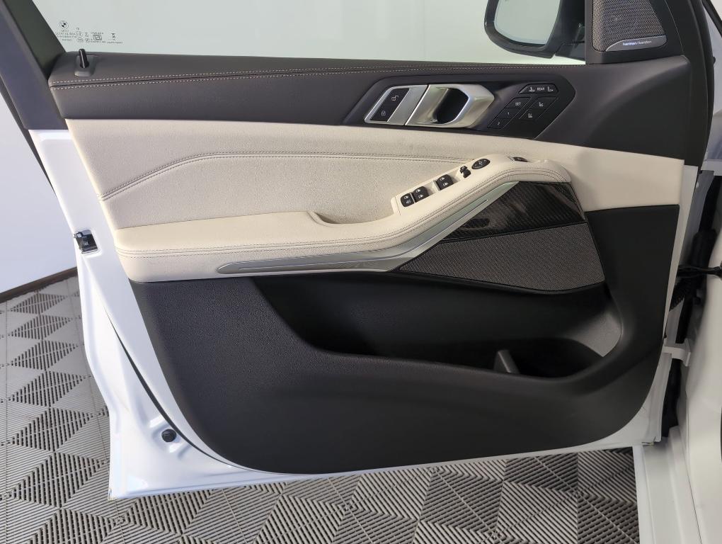new 2026 BMW X7 car, priced at $123,550