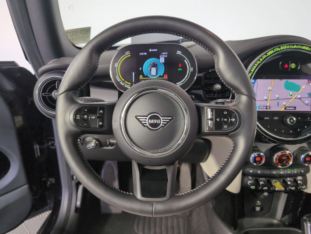 used 2022 MINI SE Hardtop car, priced at $20,999