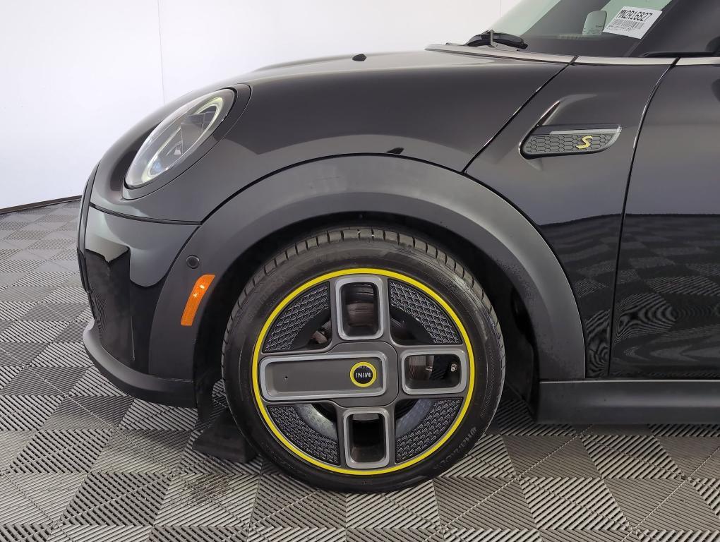 used 2022 MINI SE Hardtop car, priced at $20,999
