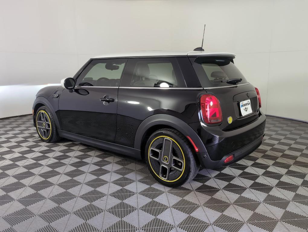 used 2022 MINI SE Hardtop car, priced at $20,999