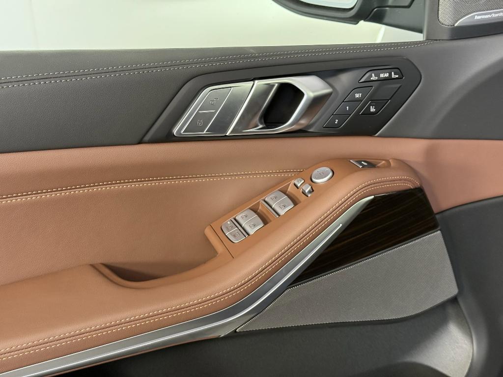 new 2026 BMW X7 car, priced at $95,780