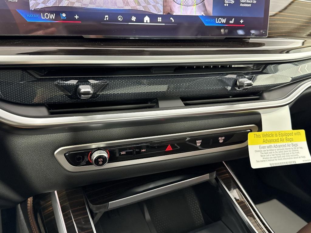 new 2026 BMW X7 car, priced at $95,780