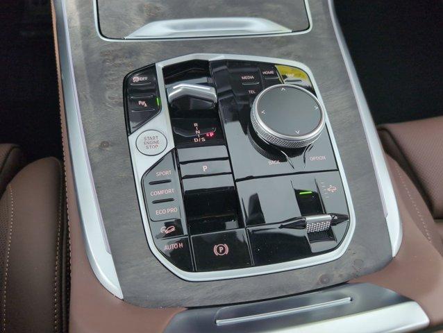 new 2026 BMW X7 car, priced at $101,925