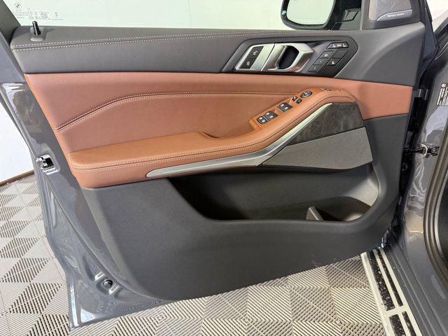 new 2026 BMW X7 car, priced at $102,130
