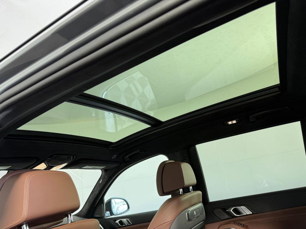 new 2026 BMW X7 car, priced at $102,130