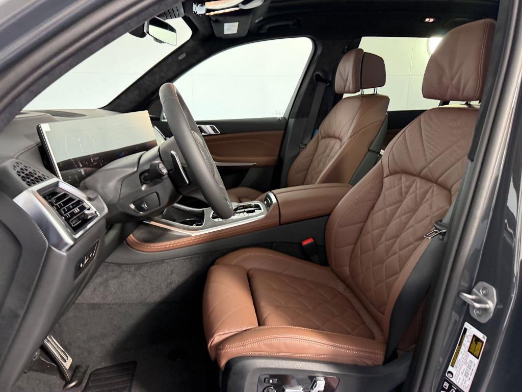 new 2026 BMW X7 car, priced at $102,130