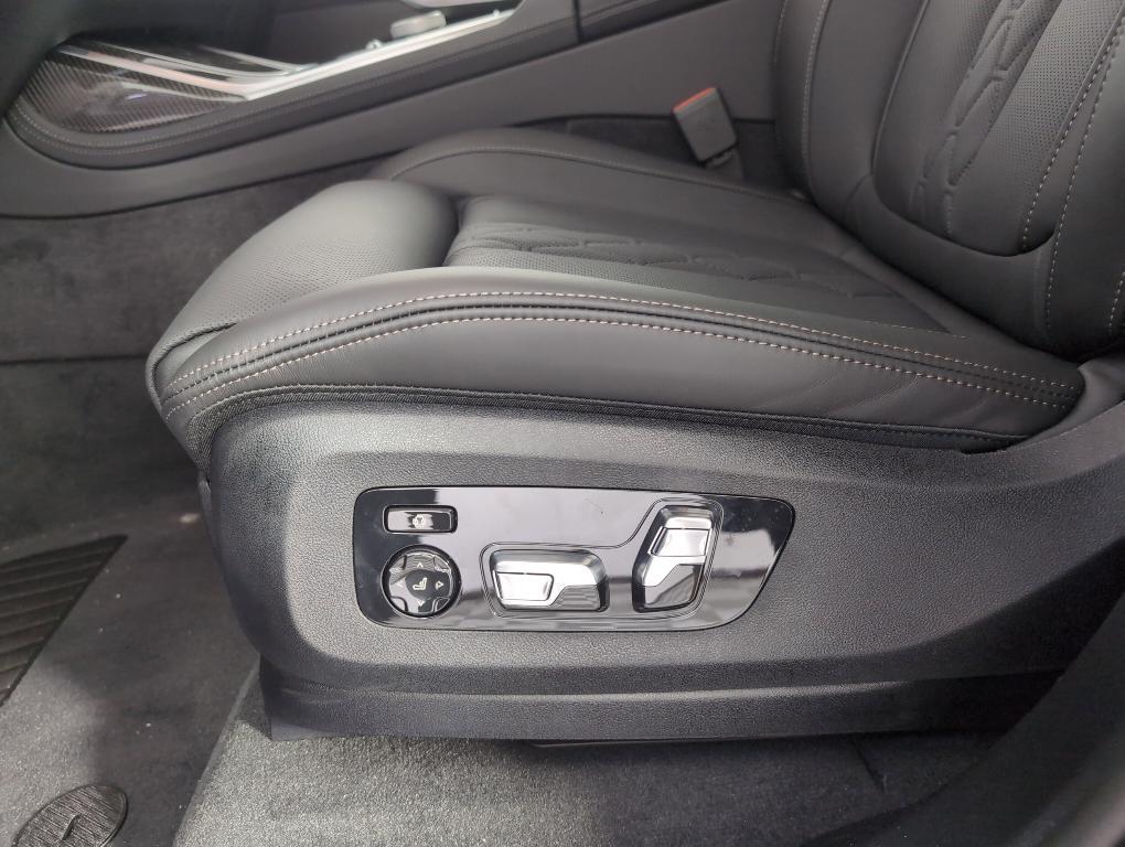 new 2026 BMW X7 car, priced at $125,990