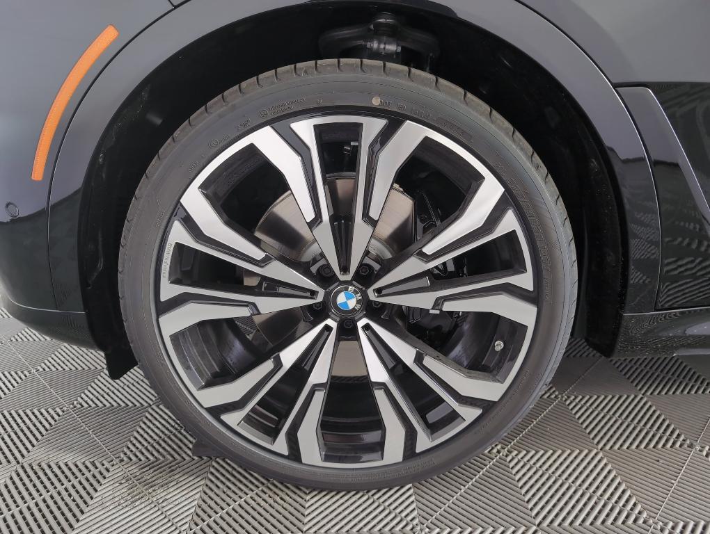 new 2026 BMW X7 car, priced at $125,990