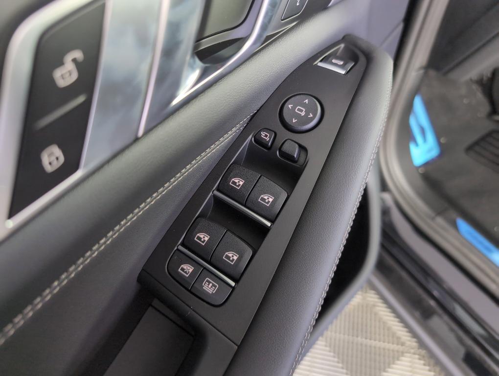new 2026 BMW X7 car, priced at $125,990