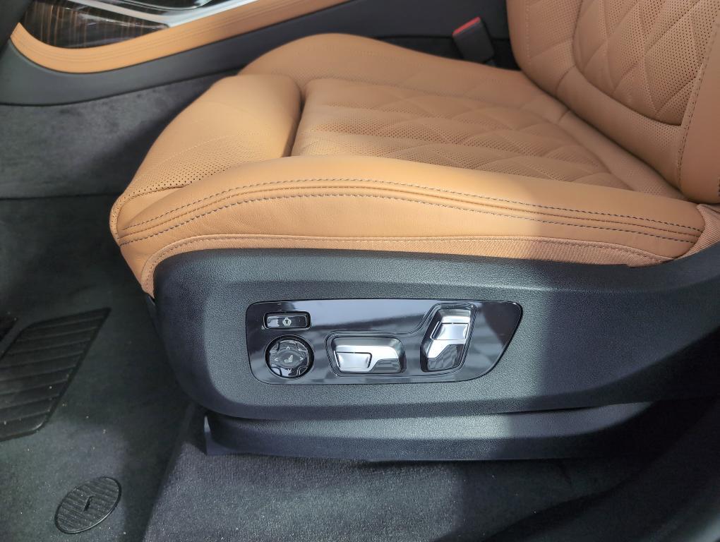 new 2026 BMW X7 car, priced at $97,550