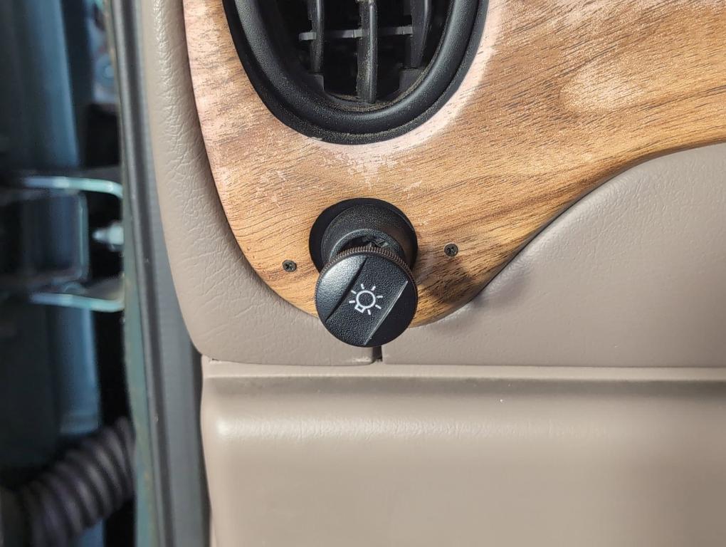 used 1998 Ford E150 car, priced at $5,698