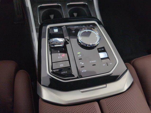 new 2025 BMW 760 car, priced at $149,875