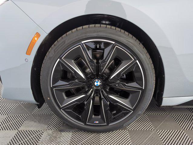 new 2025 BMW 760 car, priced at $149,875
