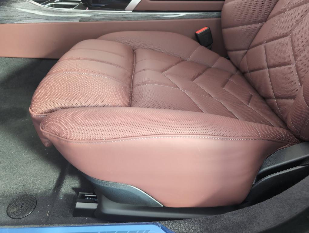new 2025 BMW 760 car, priced at $149,875