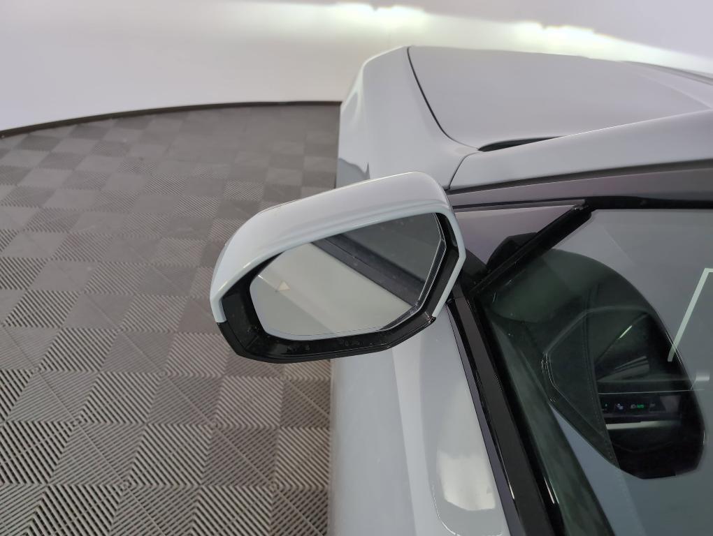 new 2025 BMW 760 car, priced at $149,875
