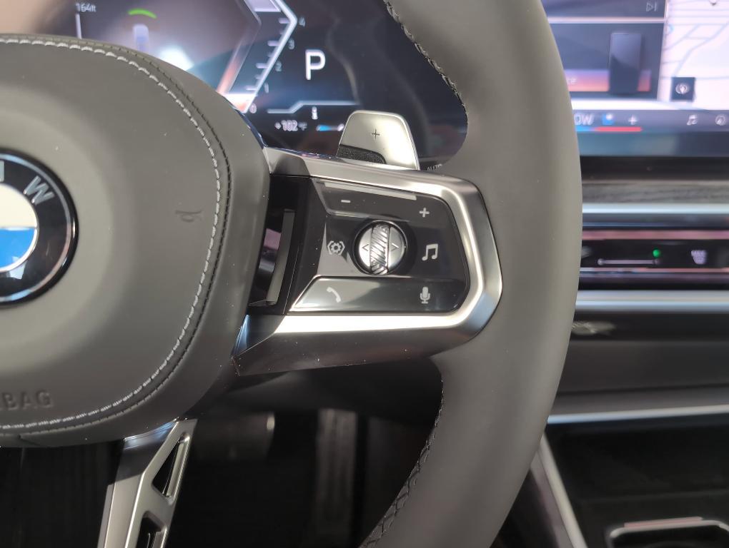 new 2025 BMW 760 car, priced at $149,875
