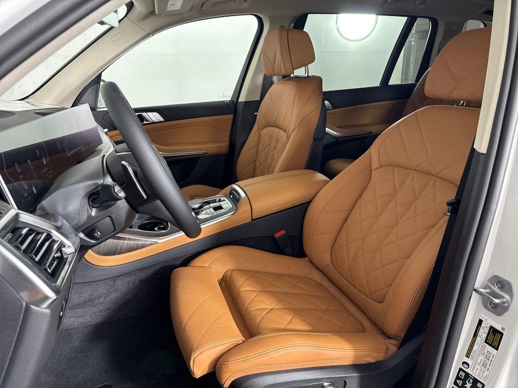 new 2026 BMW X7 car, priced at $95,530