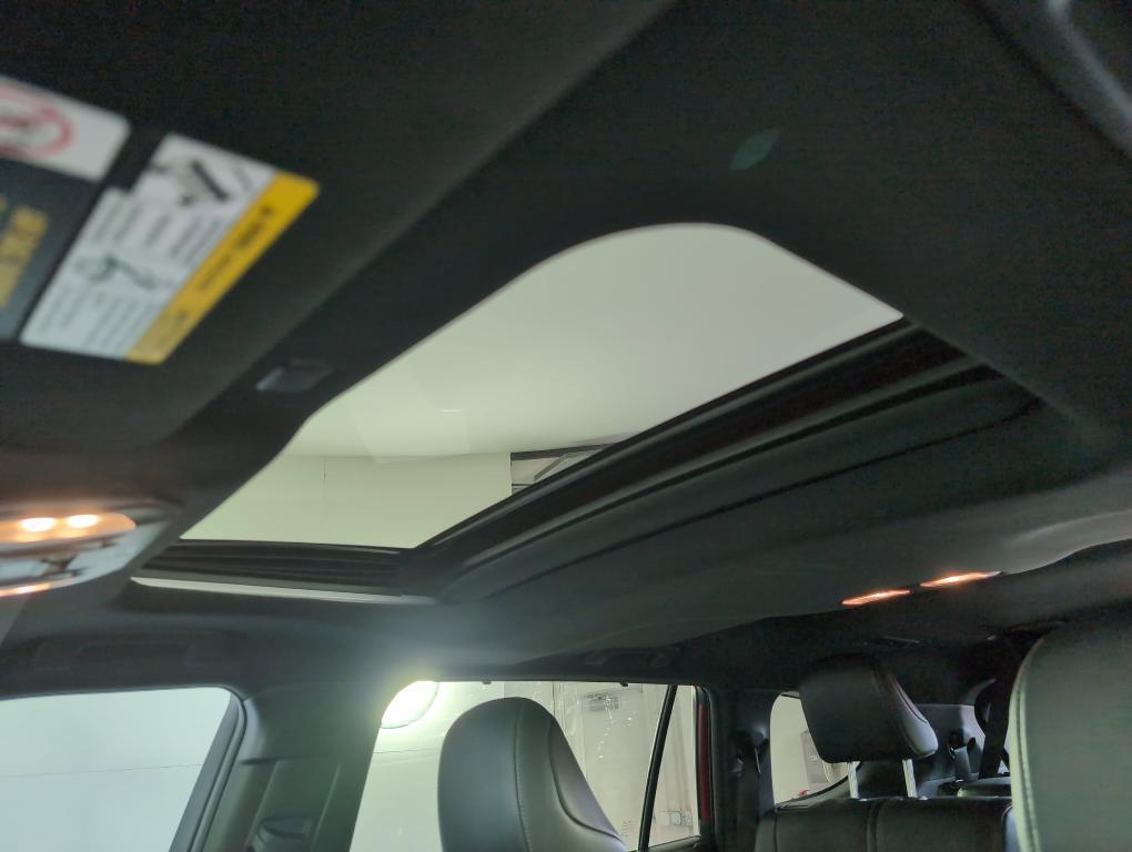 used 2021 Toyota Highlander car, priced at $31,999