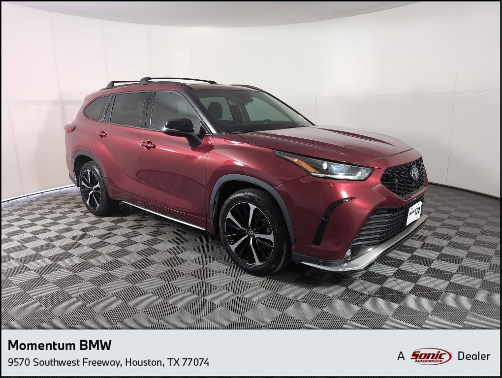 used 2021 Toyota Highlander car, priced at $31,999