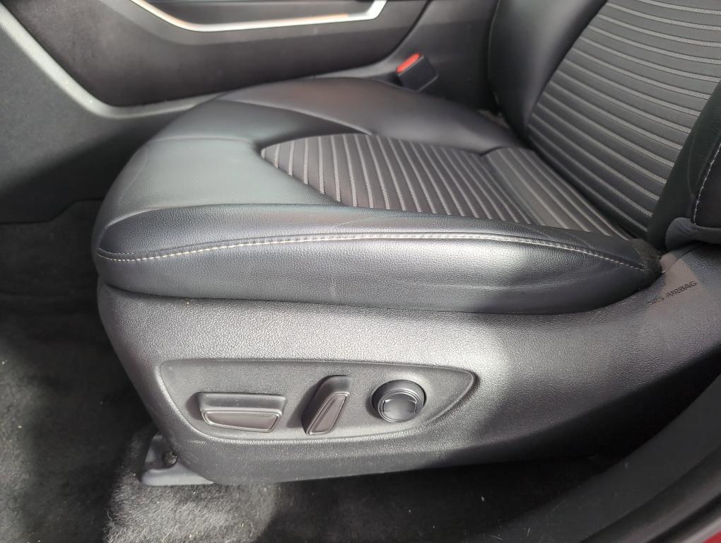 used 2021 Toyota Highlander car, priced at $31,999