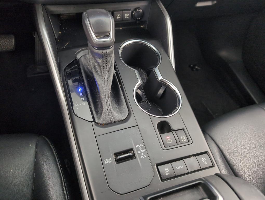 used 2021 Toyota Highlander car, priced at $31,999