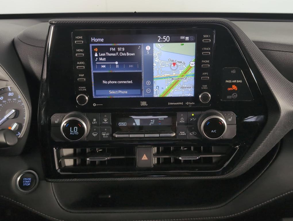 used 2021 Toyota Highlander car, priced at $31,999