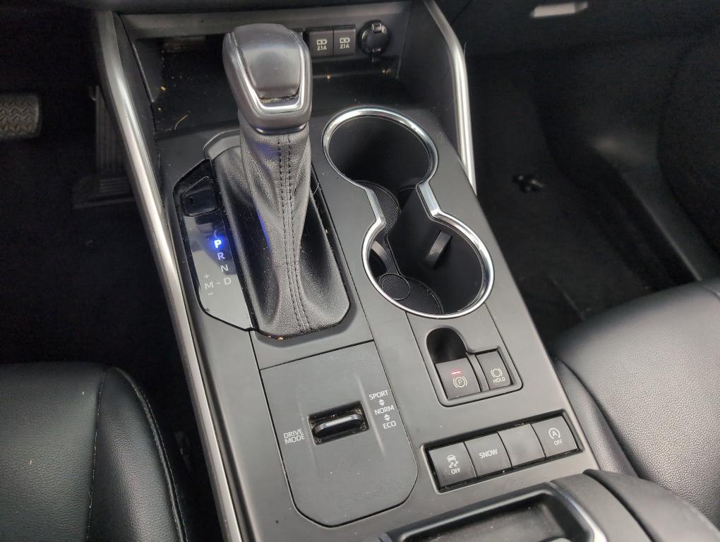 used 2021 Toyota Highlander car, priced at $30,497