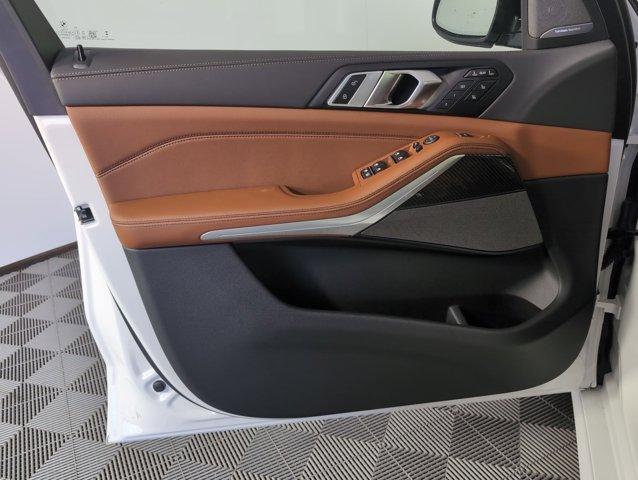 new 2026 BMW X7 car, priced at $123,550