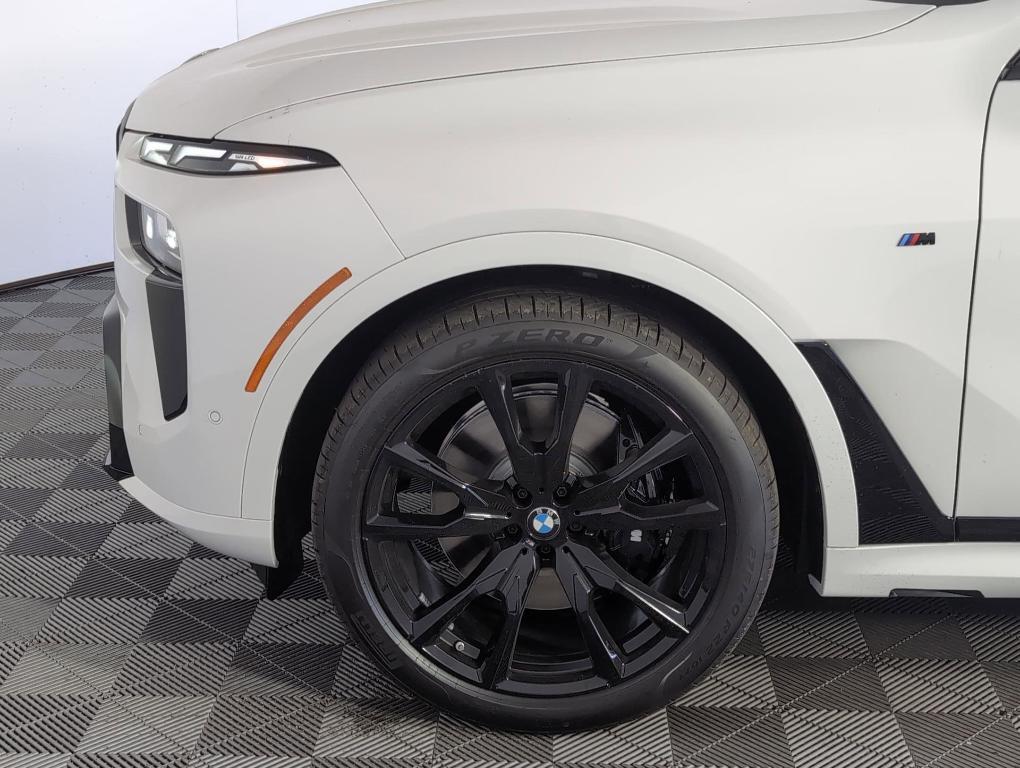 new 2026 BMW X7 car, priced at $123,550
