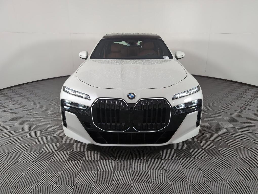 new 2025 BMW 760 car, priced at $132,125