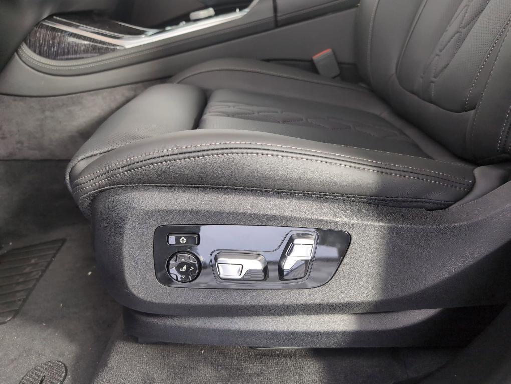 new 2026 BMW X7 car, priced at $123,430