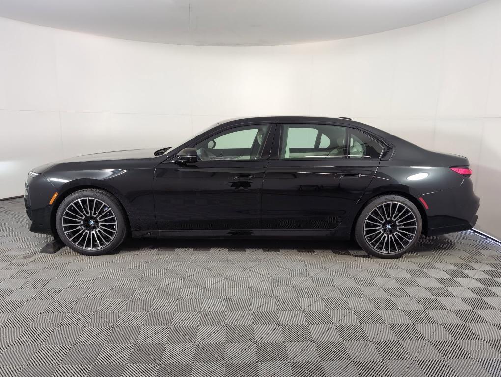 new 2025 BMW 760 car, priced at $132,225