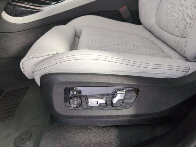 new 2026 BMW X7 car, priced at $95,580