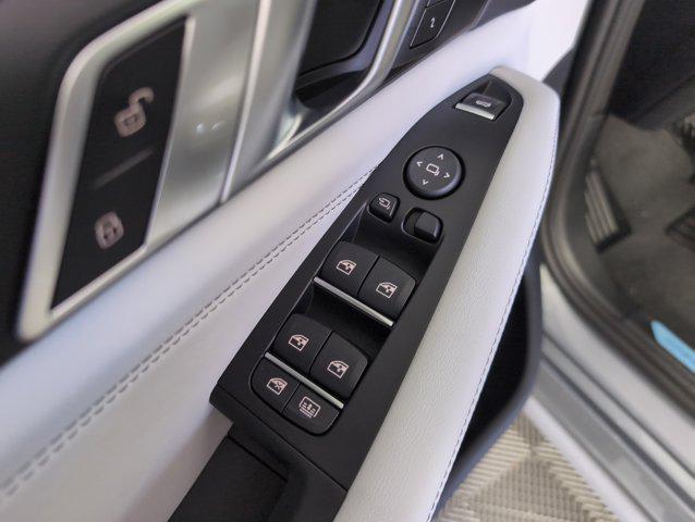 new 2026 BMW X7 car, priced at $95,580