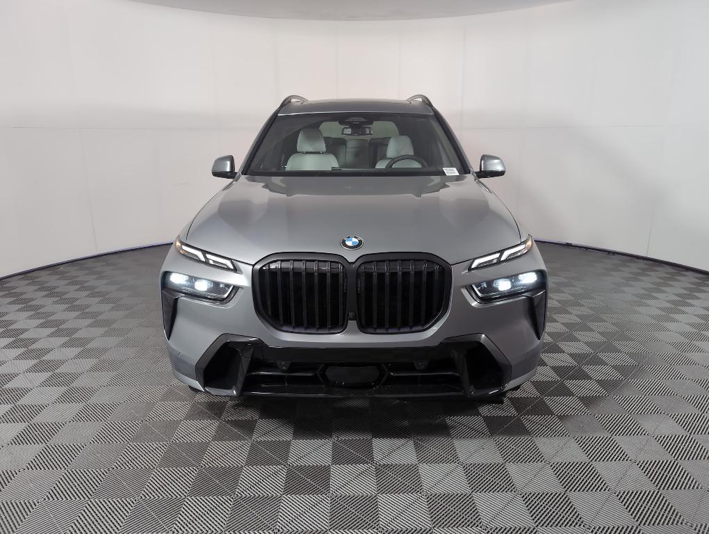 new 2026 BMW X7 car, priced at $95,580