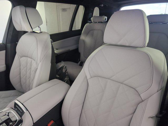 new 2026 BMW X7 car, priced at $95,580