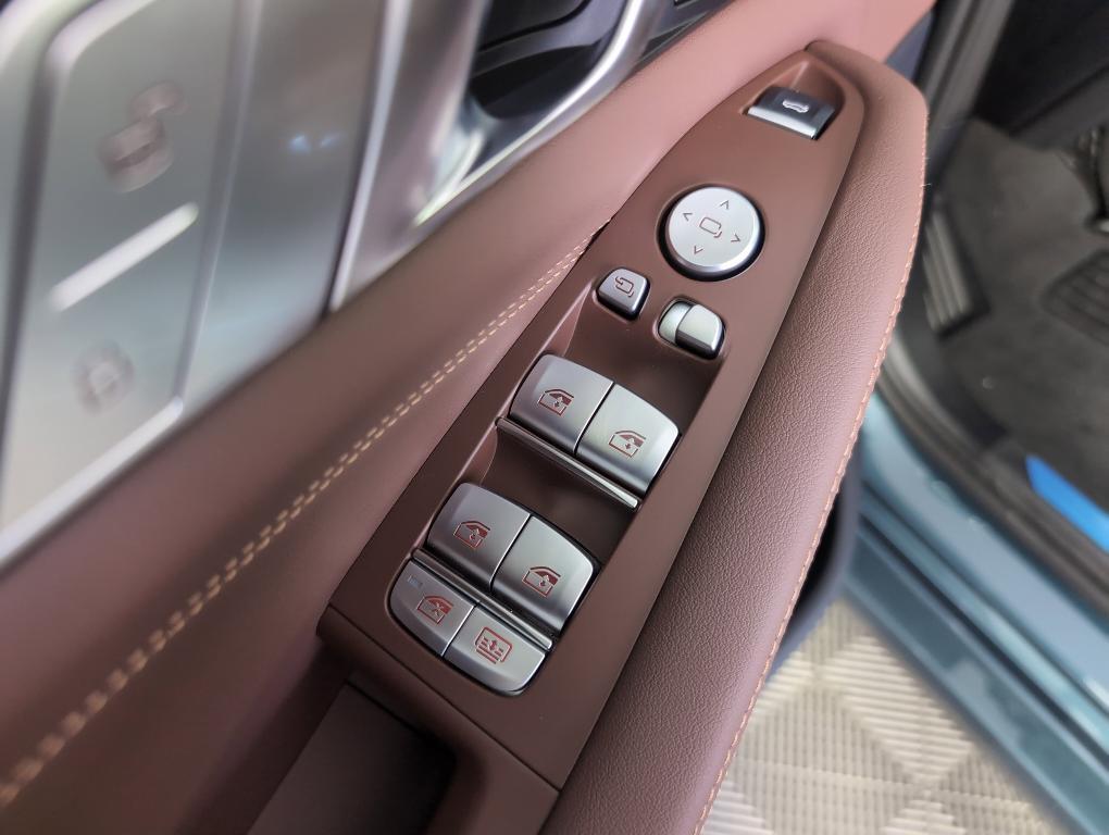 new 2026 BMW X7 car, priced at $93,830