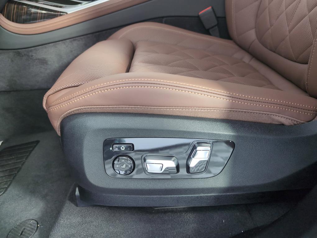new 2026 BMW X7 car, priced at $93,830