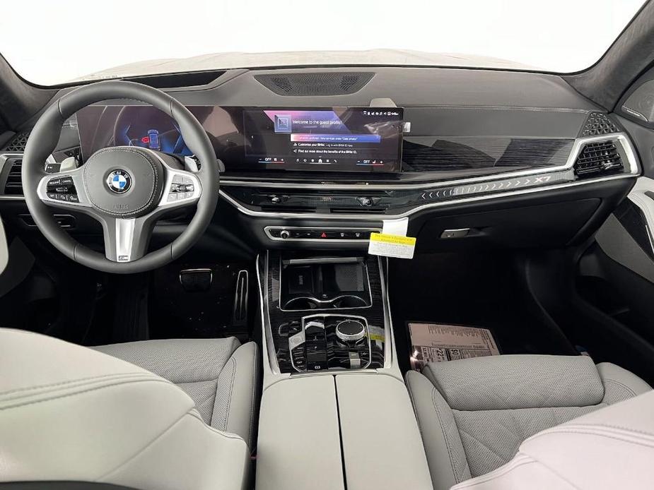 new 2025 BMW X7 car, priced at $98,855