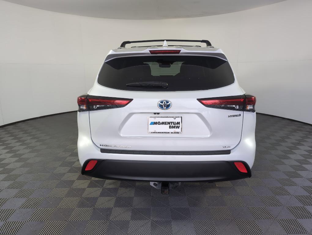 used 2022 Toyota Highlander Hybrid car, priced at $35,596
