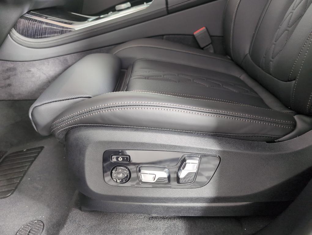 new 2026 BMW X7 car, priced at $104,475