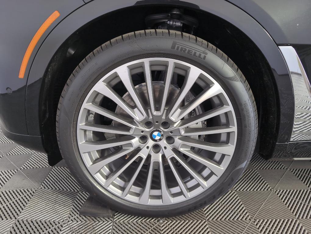 new 2026 BMW X7 car, priced at $93,830