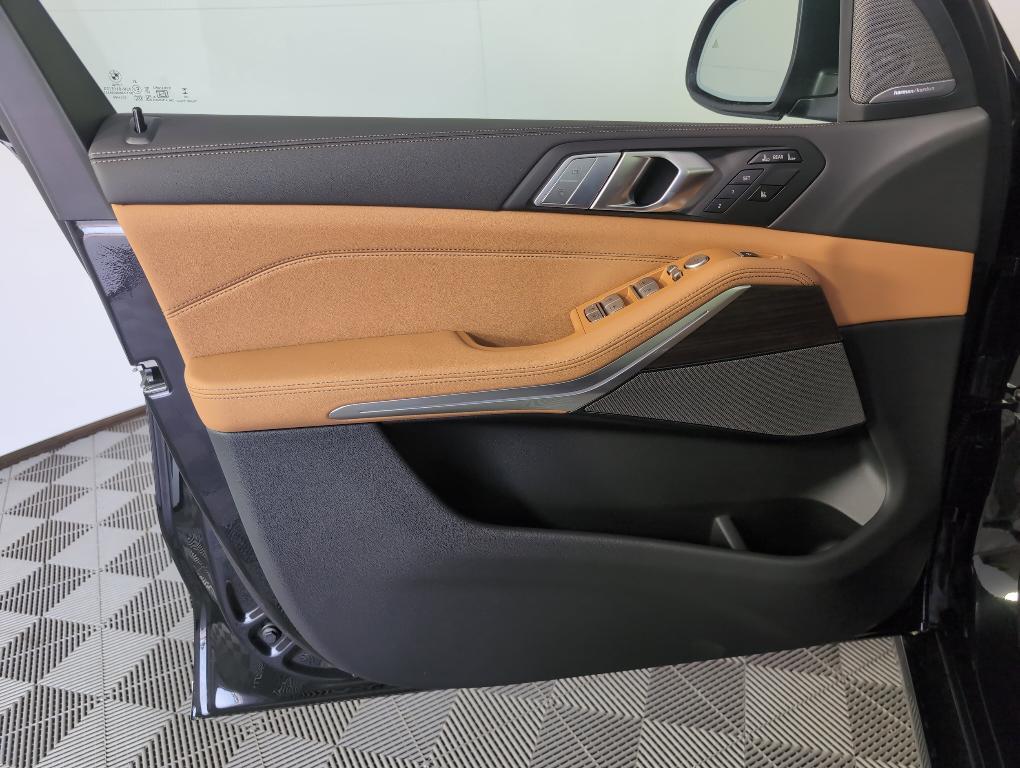 new 2026 BMW X7 car, priced at $93,830