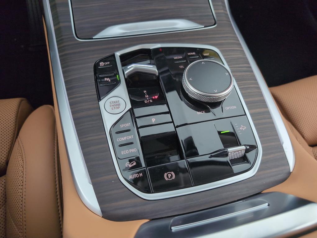 new 2026 BMW X7 car, priced at $93,830