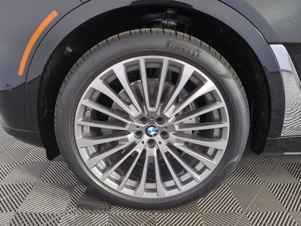 new 2026 BMW X7 car, priced at $93,830