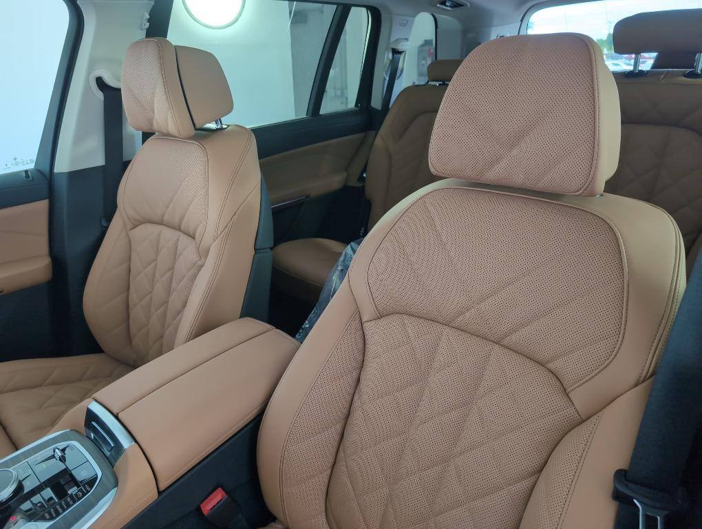 new 2026 BMW X7 car, priced at $93,830