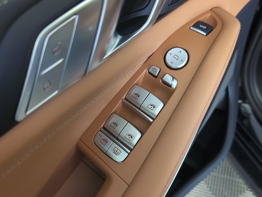 new 2026 BMW X7 car, priced at $93,830