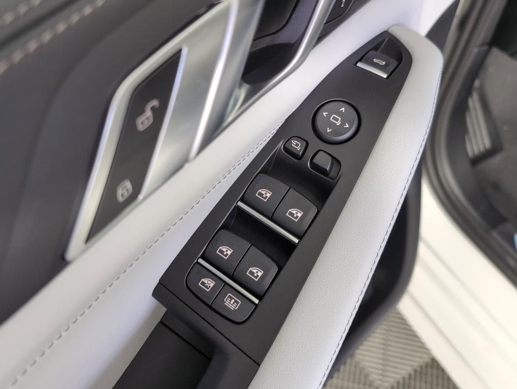 new 2026 BMW X7 car, priced at $96,680