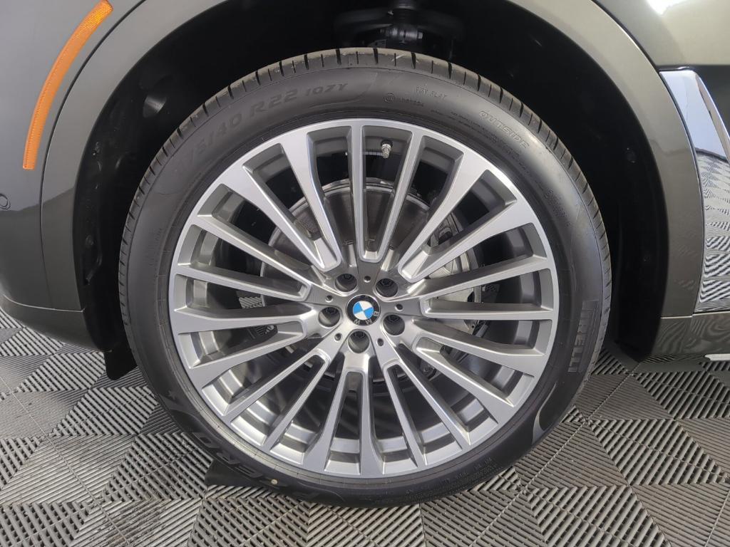 new 2025 BMW X7 car, priced at $99,335